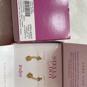 NIB Stella & Dot Gold Arrow Ear Crawler Earrings